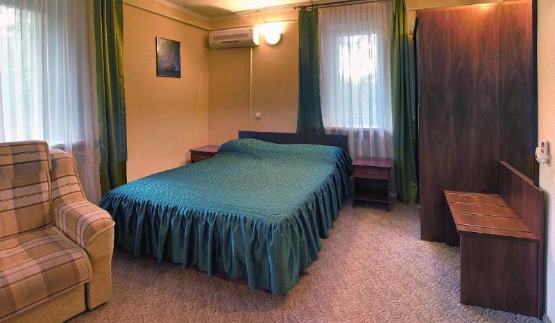 Ukraina Hotel Cherkasy Room photo