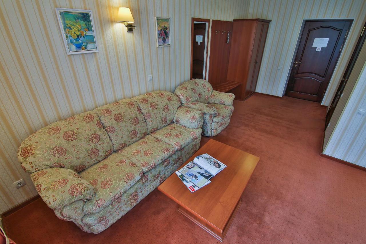 Ukraina Hotel Cherkasy Exterior photo