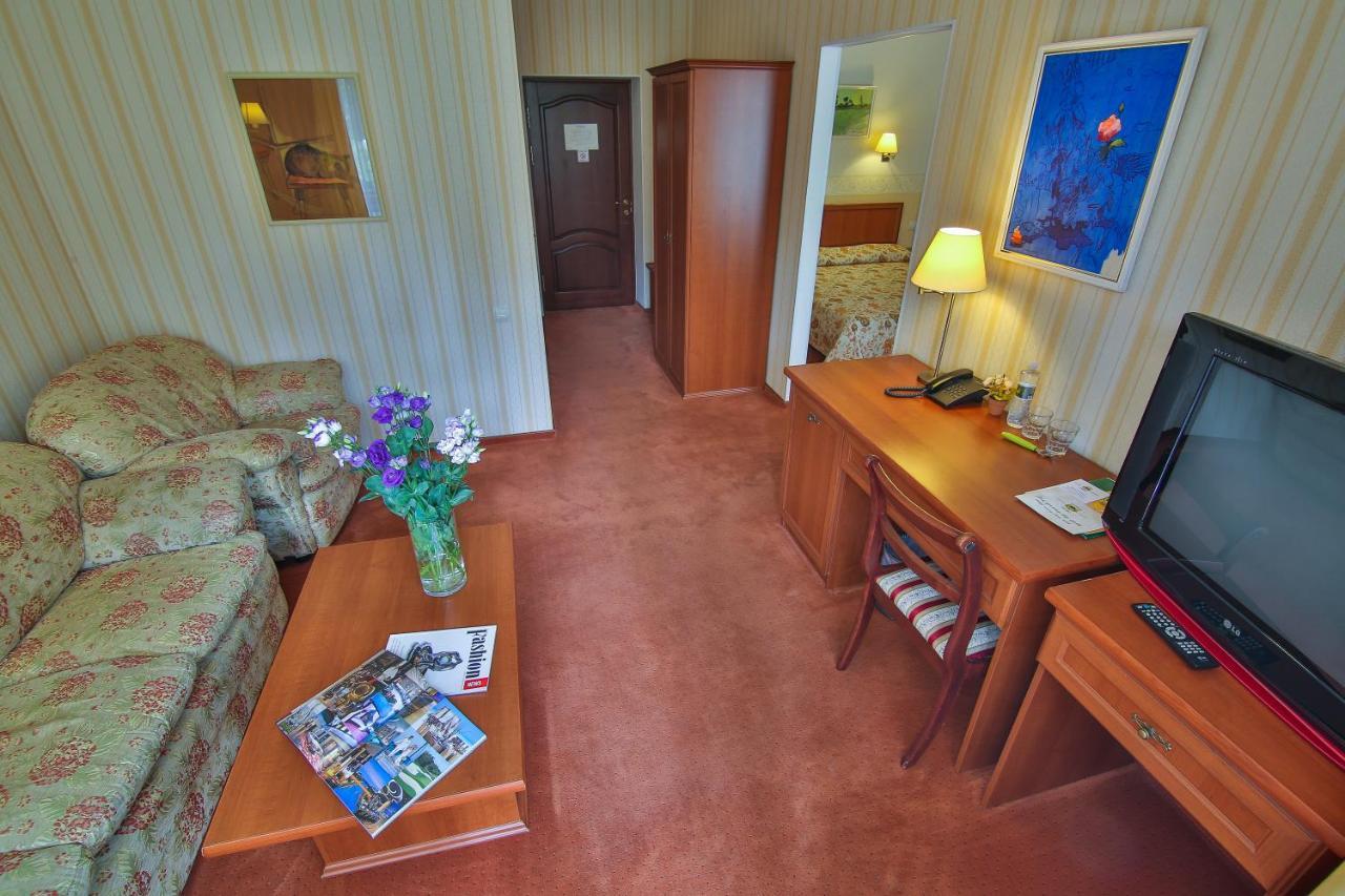 Ukraina Hotel Cherkasy Exterior photo