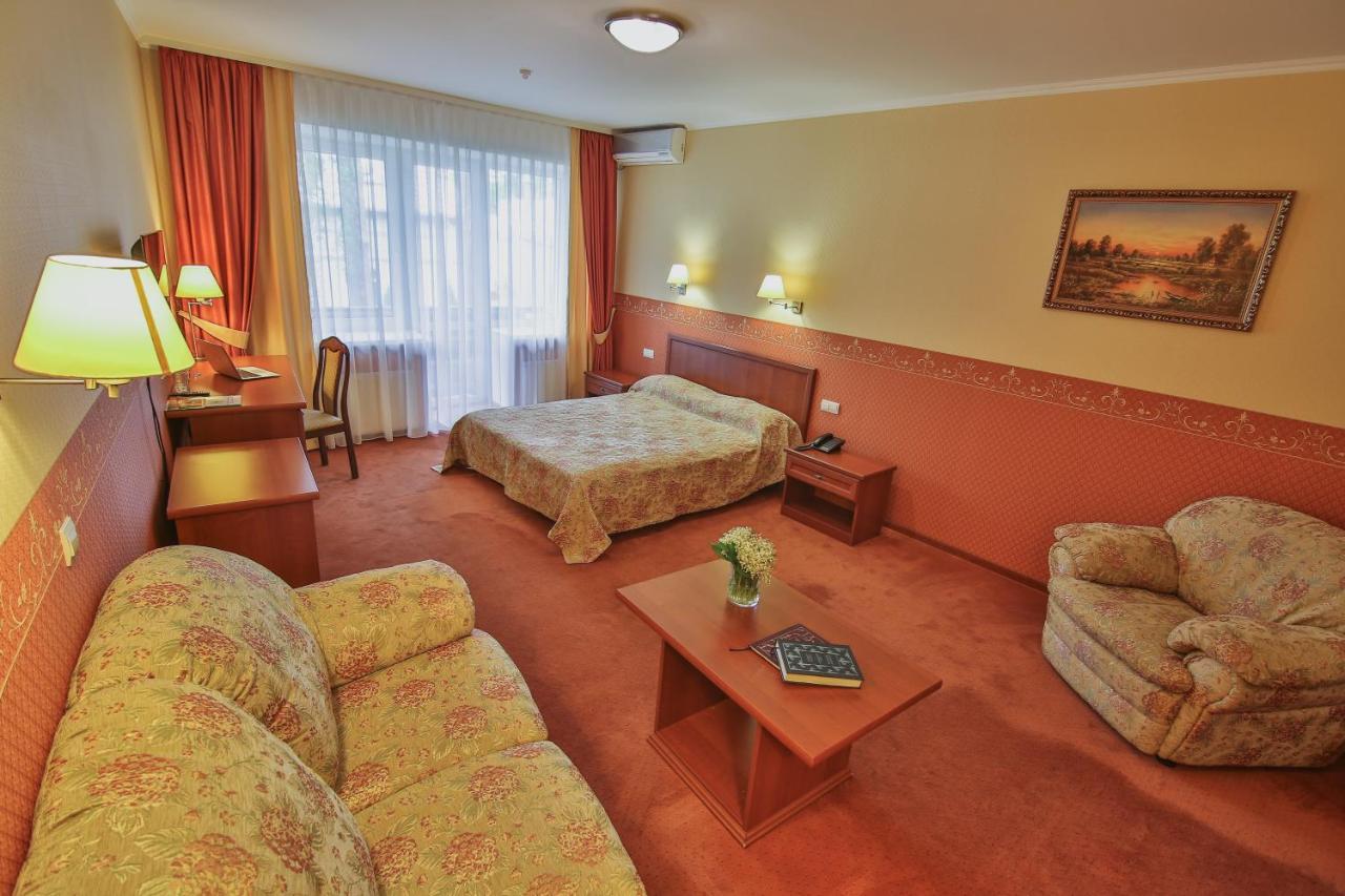 Ukraina Hotel Cherkasy Exterior photo