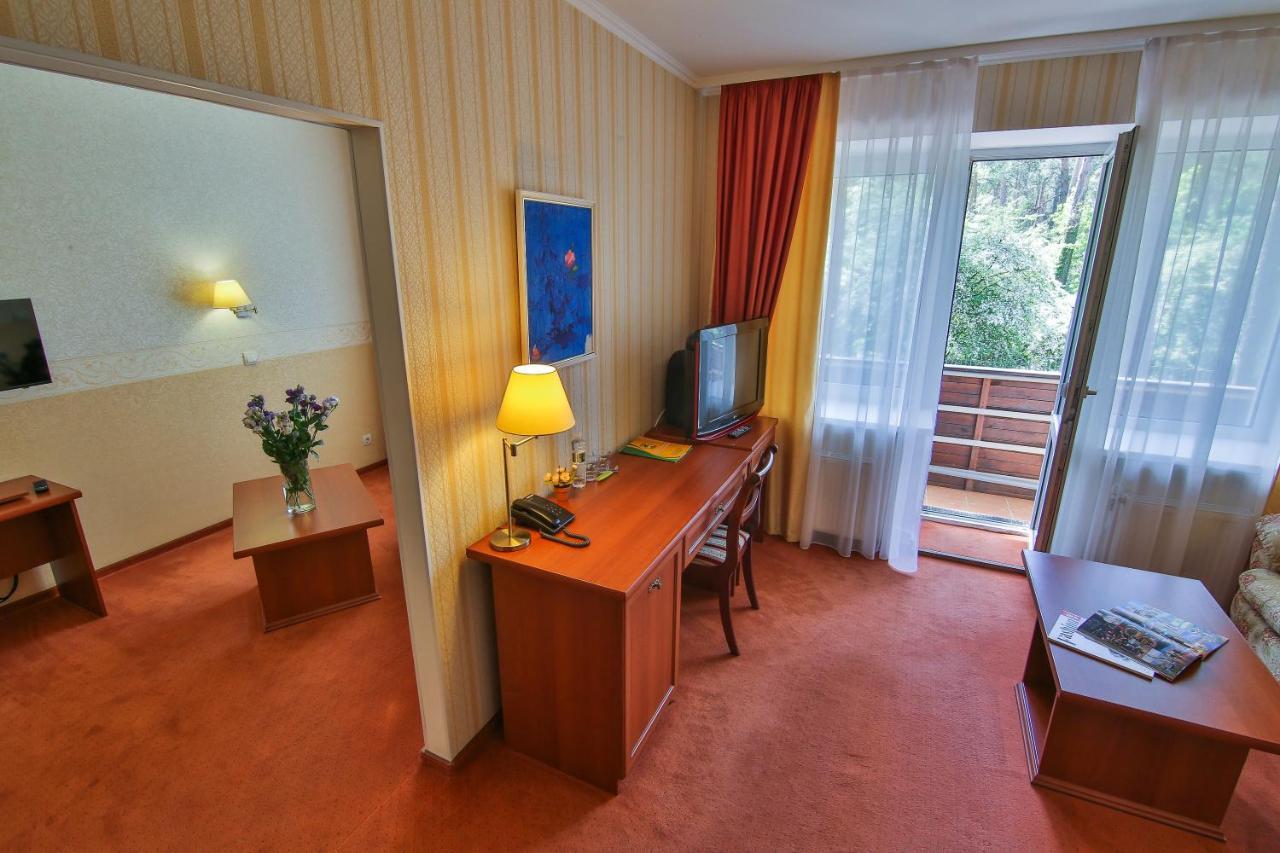 Ukraina Hotel Cherkasy Exterior photo