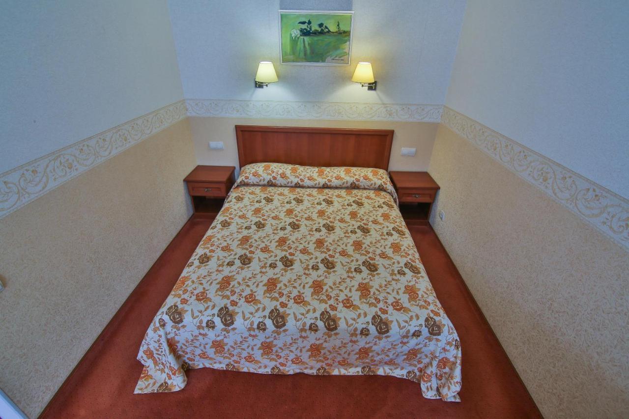 Ukraina Hotel Cherkasy Exterior photo
