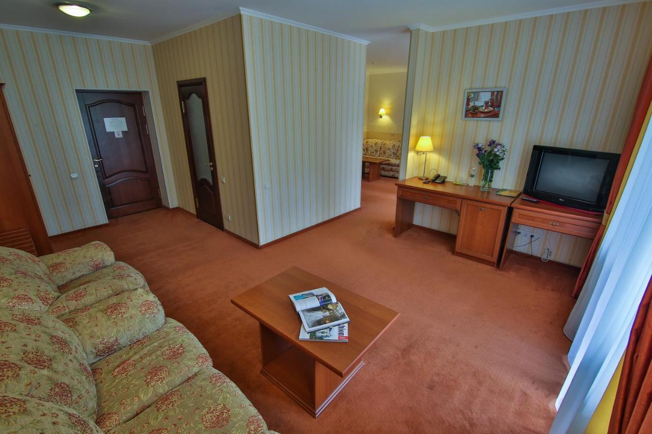 Ukraina Hotel Cherkasy Exterior photo