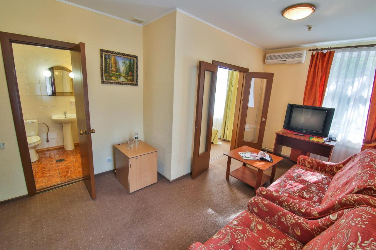 Ukraina Hotel Cherkasy Exterior photo