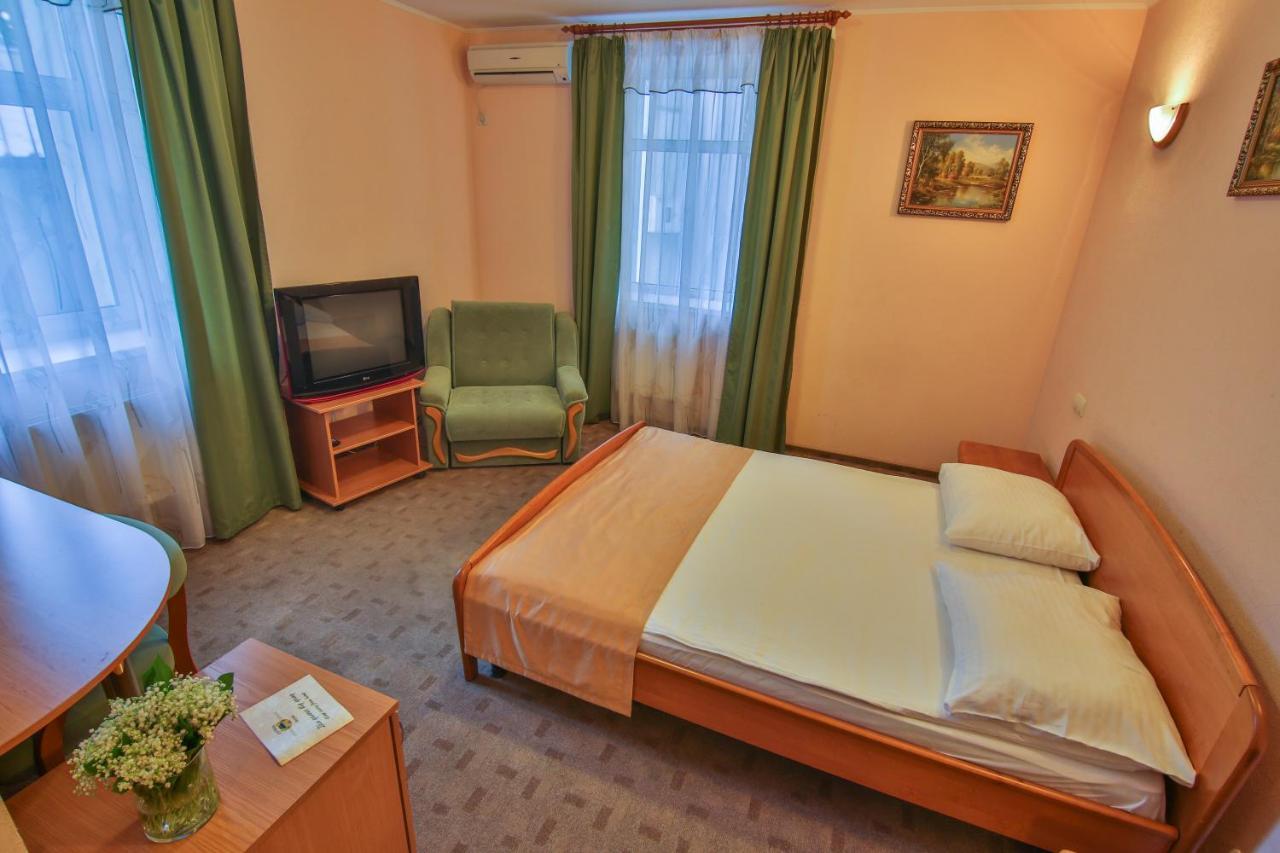 Ukraina Hotel Cherkasy Exterior photo